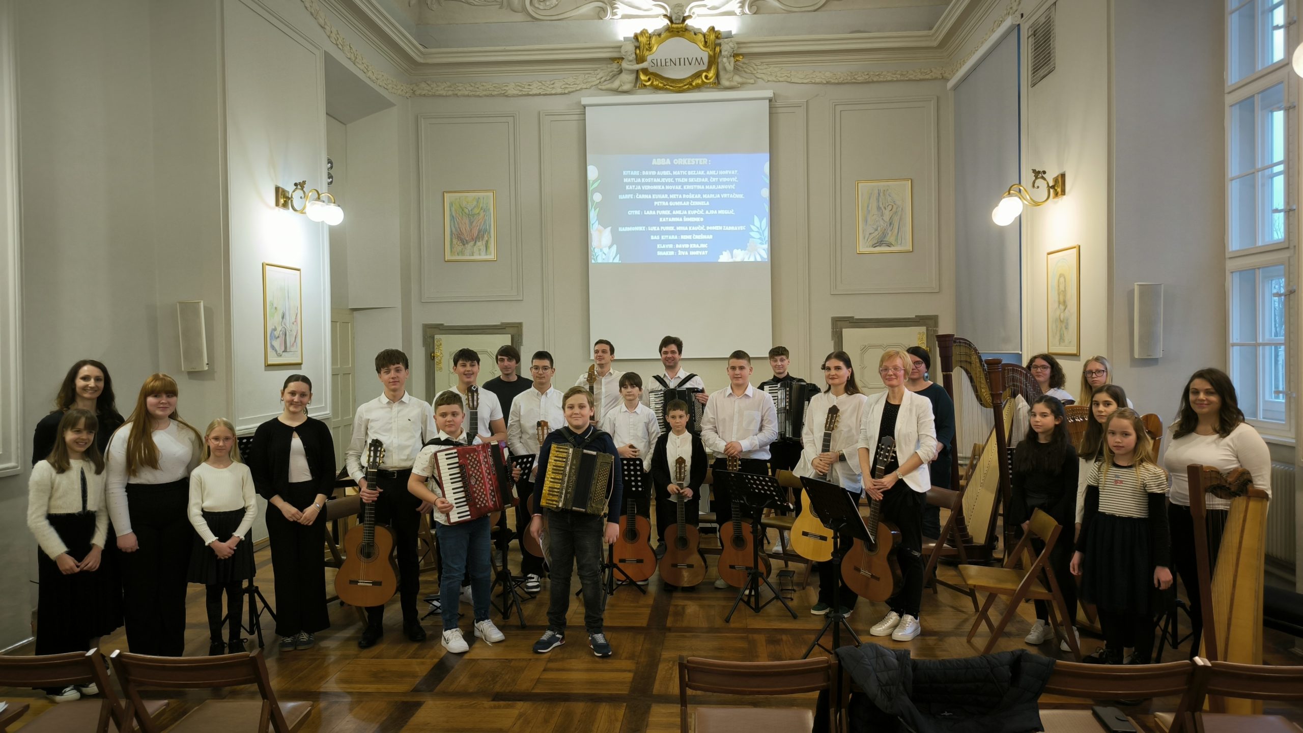 Koncert aktiva brenkal in harmonike