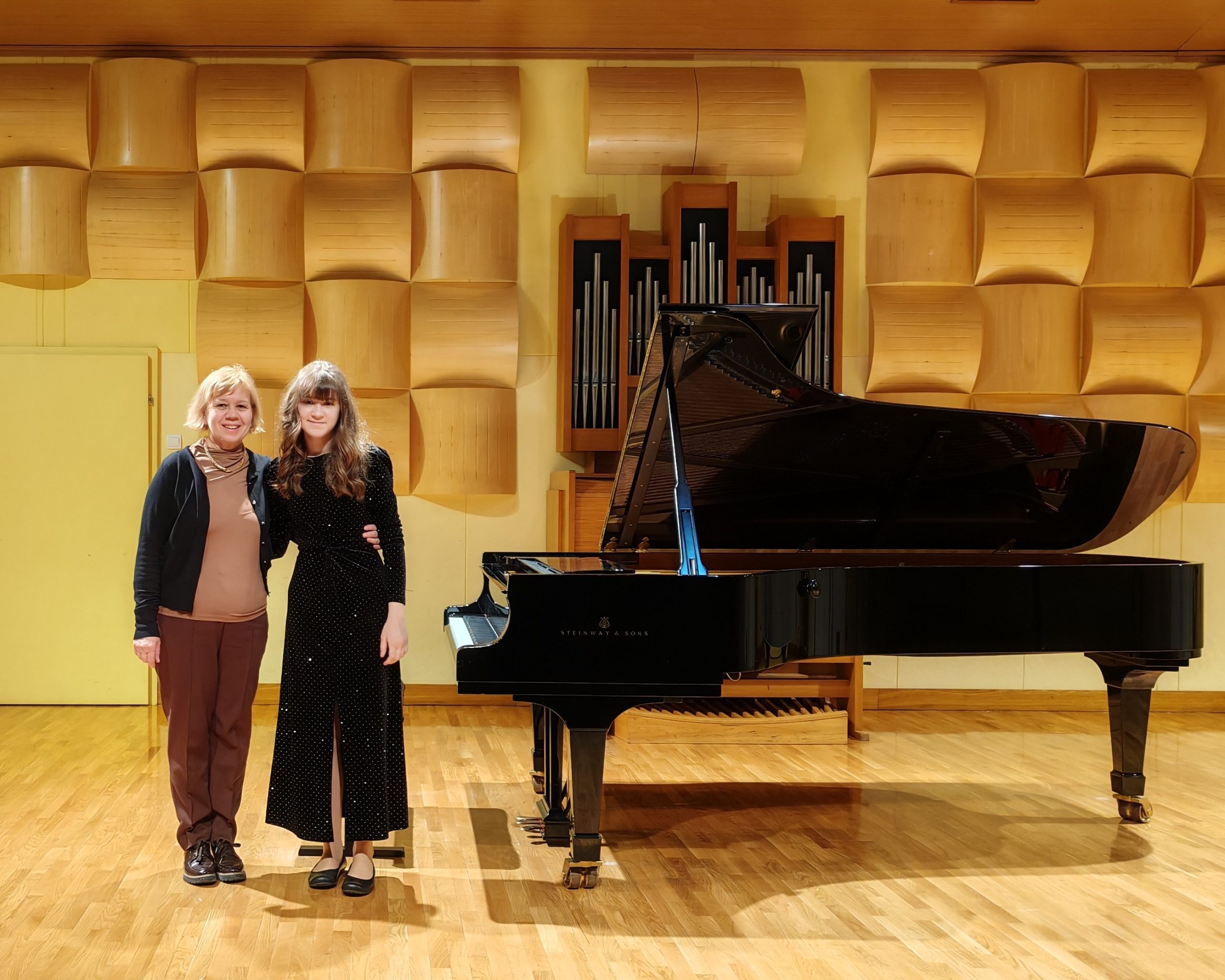 Marija Dvoršak in prof. Metka Žižek