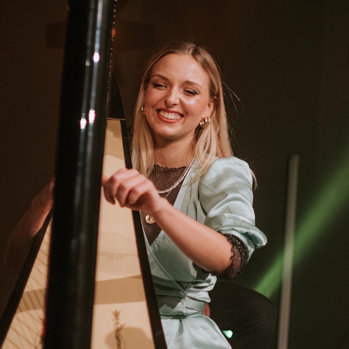 JULIJA VELESKI KORES, učiteljica harfe